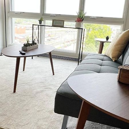 Studio Apartment, Queen Bed, Wifi, Kitchen, Washer & Dryer In שרלוט מראה חיצוני תמונה