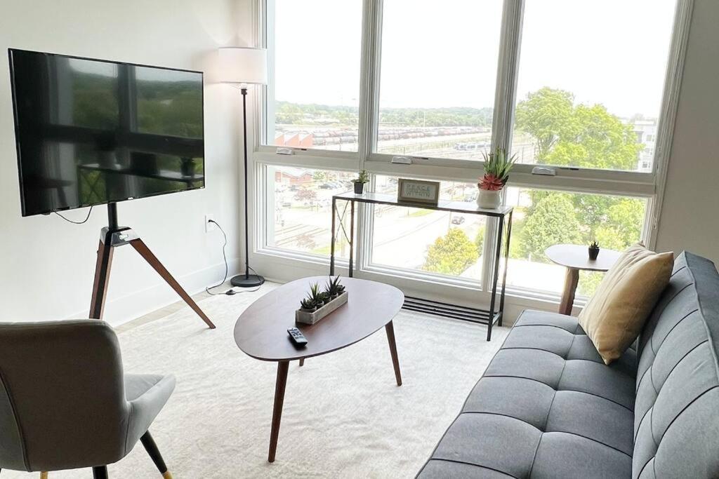 Studio Apartment, Queen Bed, Wifi, Kitchen, Washer & Dryer In שרלוט מראה חיצוני תמונה