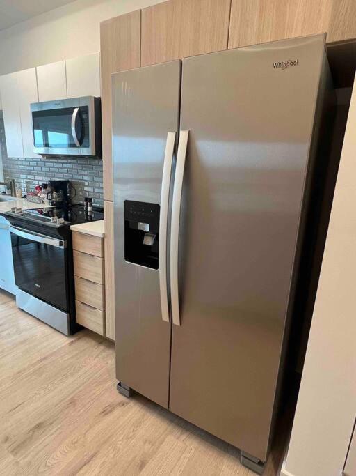 Studio Apartment, Queen Bed, Wifi, Kitchen, Washer & Dryer In שרלוט מראה חיצוני תמונה