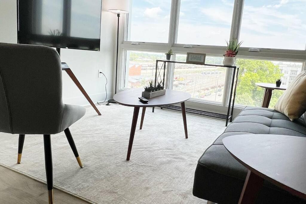 Studio Apartment, Queen Bed, Wifi, Kitchen, Washer & Dryer In שרלוט מראה חיצוני תמונה